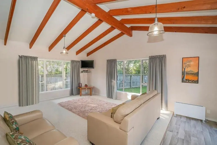 2 Bedrooms Cottage