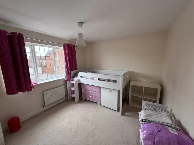 Spacious 4Bd House With Character In Coventry