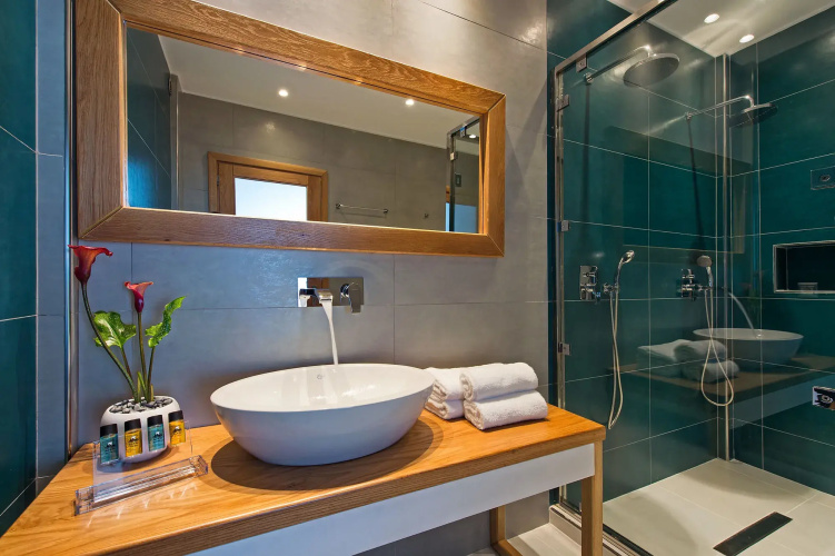 Aura Suites