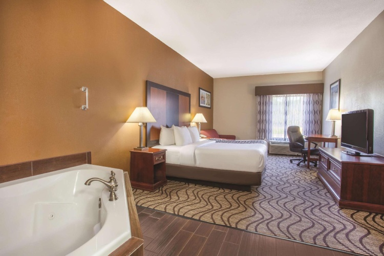 Deluxe Double Suite