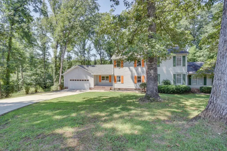Charming Seneca Home - 3 Mi to Memorial Stadium!