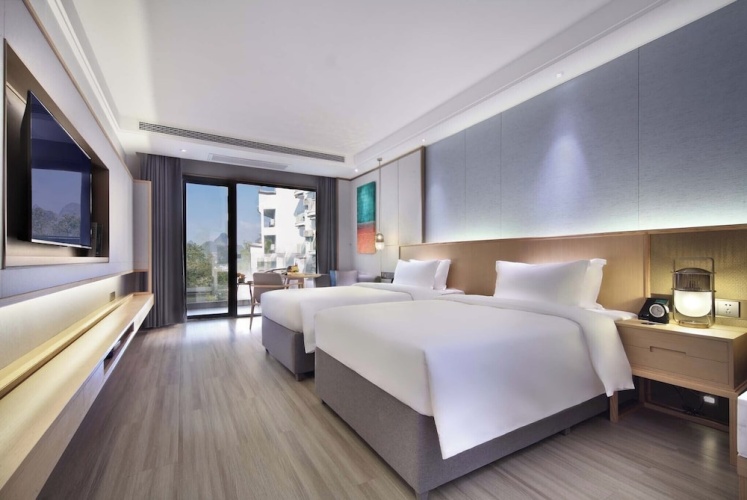 Standard Twin room with balcony and with courtyard view
