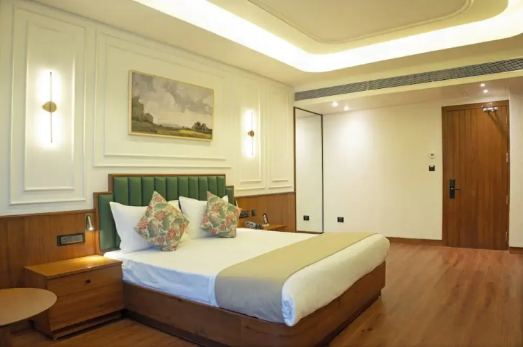 Hotel Idyllic Inn