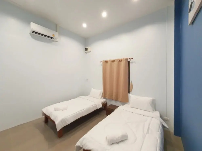 We Hostel Khaolak