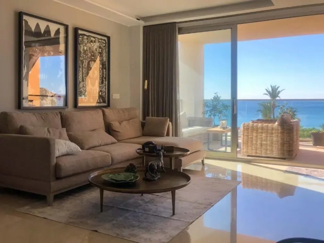2 Bedrooms Apartment