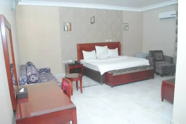 Hotel Valerie Suites