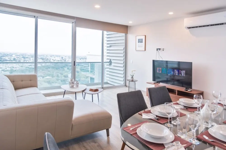 2 Bedrooms Apartment