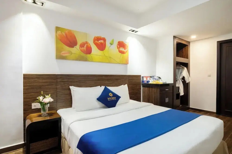 Sandals Lily Hotel