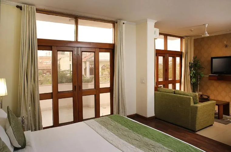 Ahuja Residency, Dlf Phase II