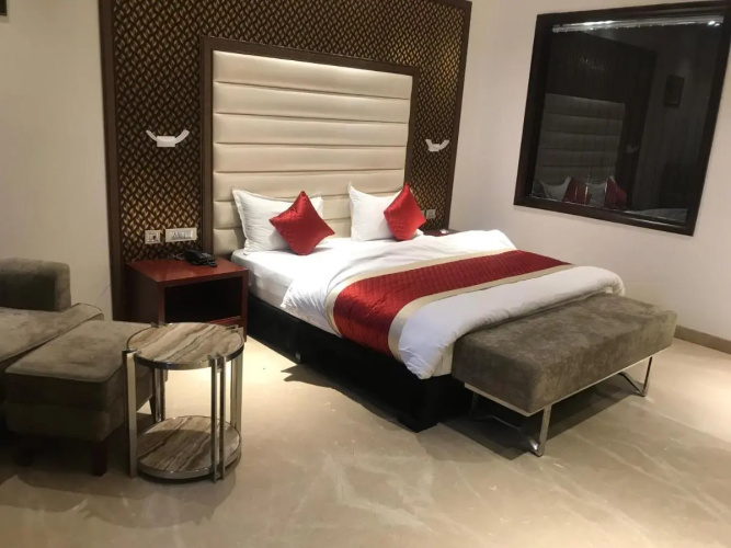 C Pearls Hotel  Banque