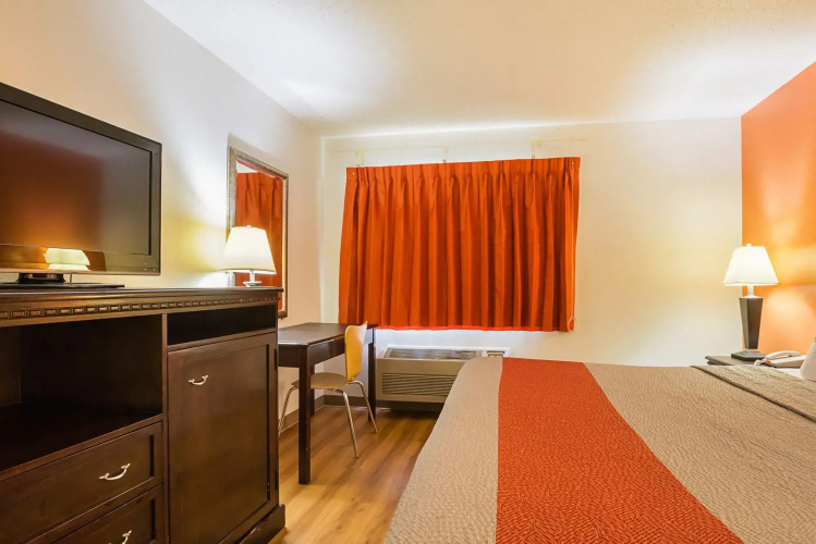 Baymont Inn & Suites Waterloo