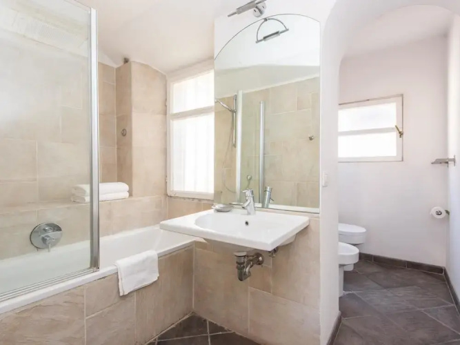 RSH Giulia Large Piazza Navona Apartment