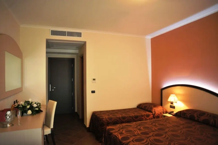 Standard Triple room with balcony