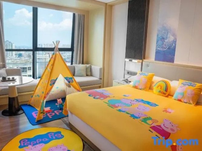 Deluxe Quadruple room with view