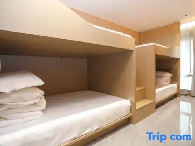 Quadruple Suite