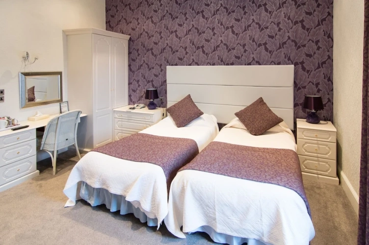 Standard Twin Club room with garden view