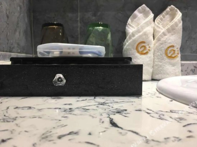 Lucky Hotel