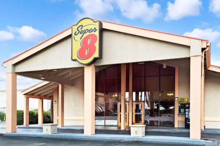 Super 8 by Wyndham Livermore