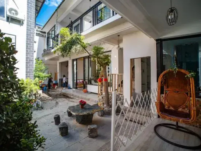 Dali Yuanju Inn