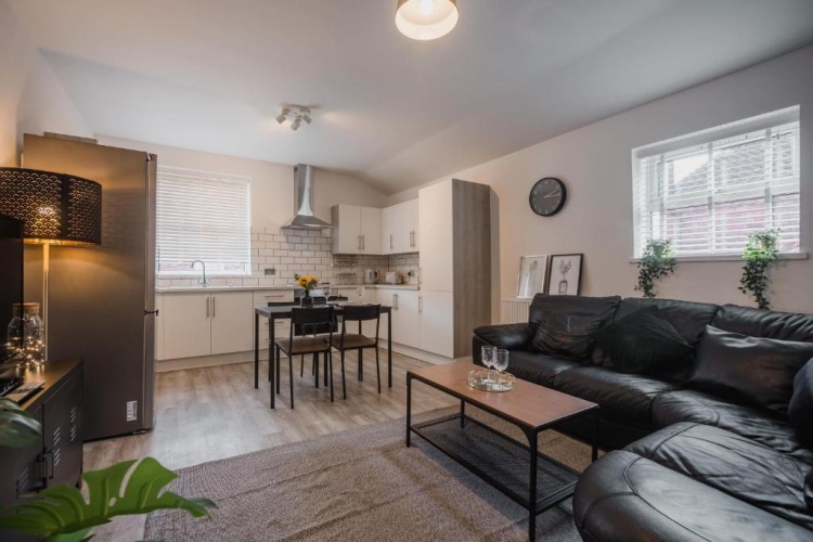 3 Bedrooms Apartment