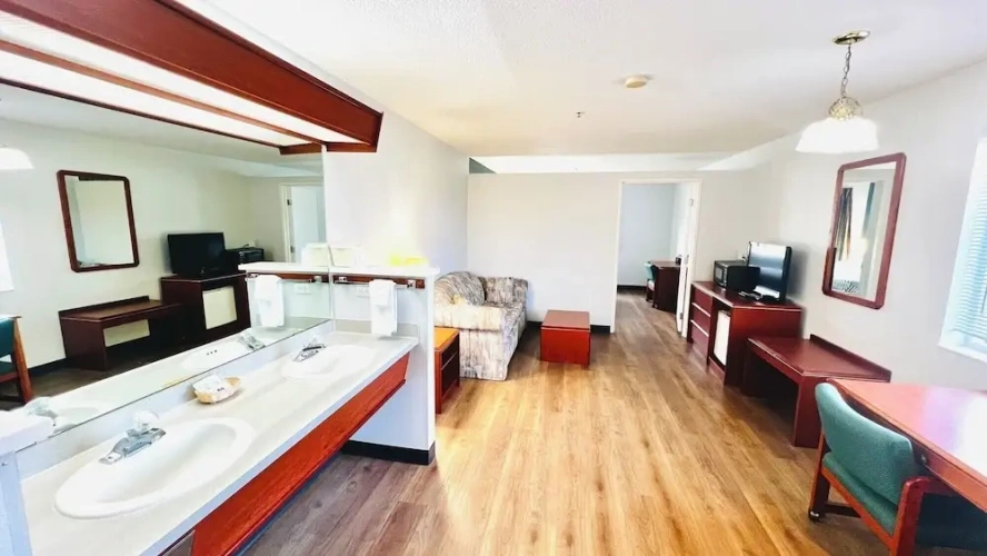 Standard Double Suite