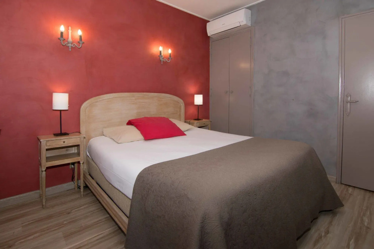 Empire Hotel