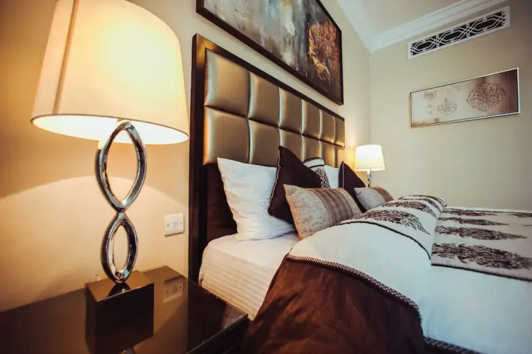 Incredible Stay at Dubai Old Town Souk Al Bahar - Image 13