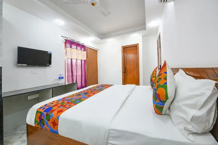FabHotel The Cozy Cloud