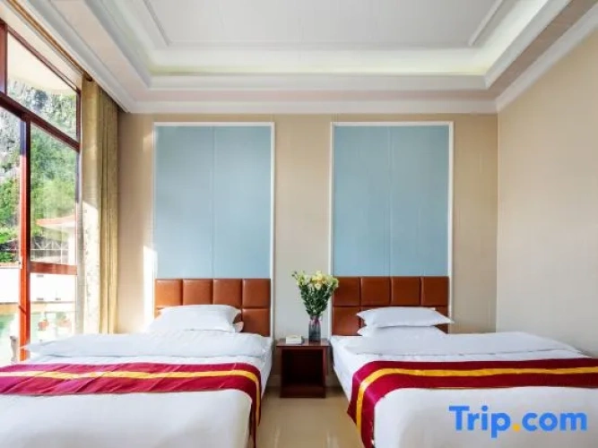 Standard Twin room with balcony