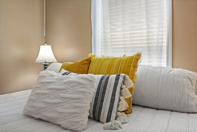 Bradley Bungalow Sleeps 11 Sevierville