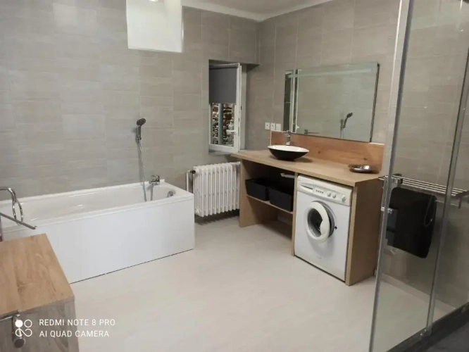 4 Bedrooms Cottage