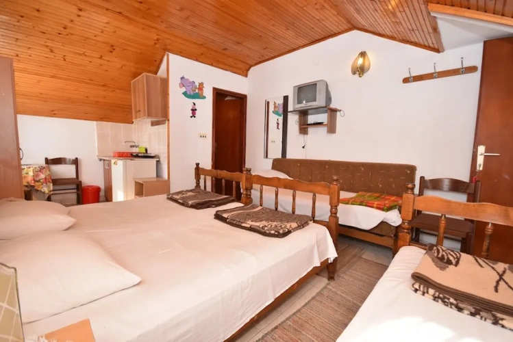 Studio with balcony and with sea view