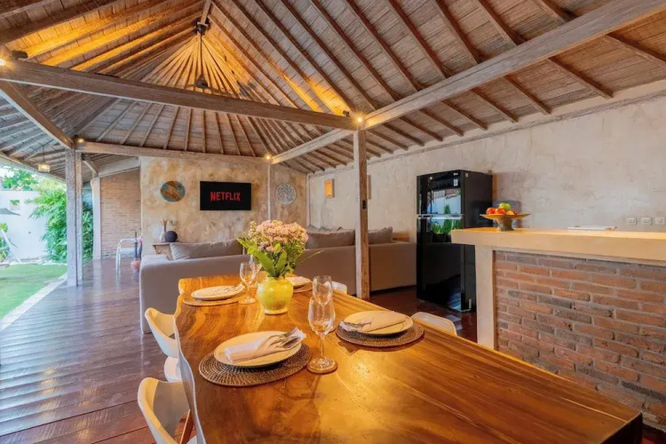 Villa Amsa by Pertama Management
