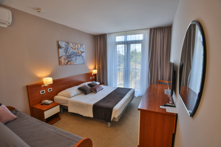 Arena Hotel Holiday