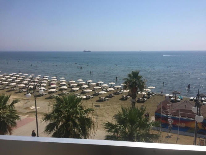Apartment with sea view