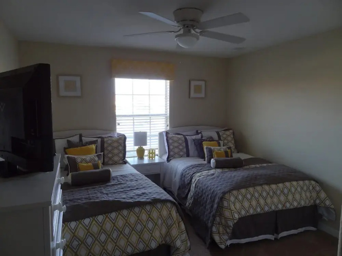 4BR Paradise Palms Townhome 8897 by OVRH