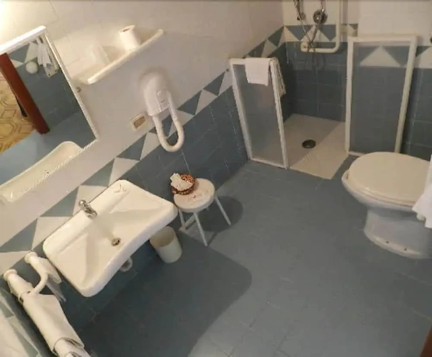 Standard Quadruple room with view