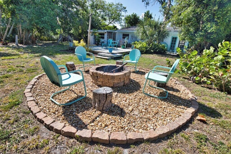 3 Bedrooms Family Cottage with garden view