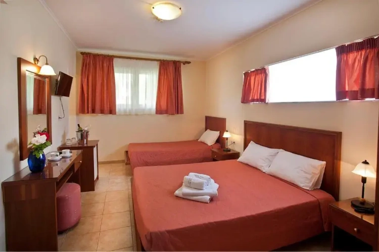 Standard Triple Basement room