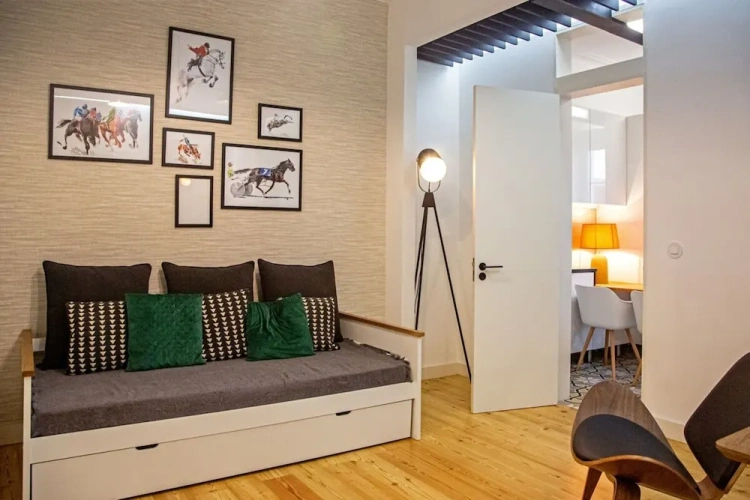 2 Bedrooms Apartment
