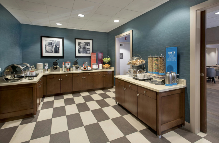 Hampton Inn Boston-Logan Airport photo 31