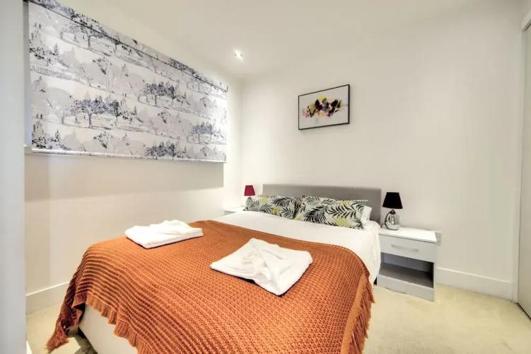 Fountain Bridge apartment