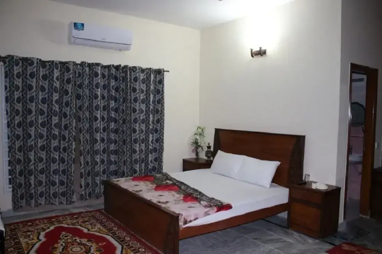 Zaib Guest House