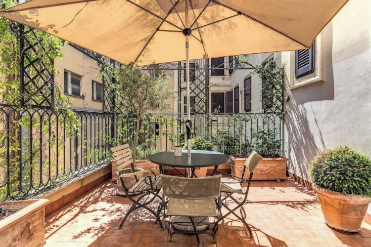 Deluxe Apartment