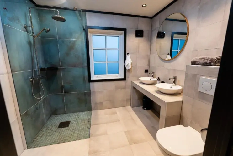 2 Bedrooms Deluxe Apartment with balcony and with sea view