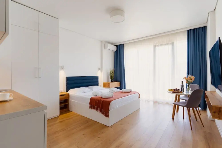 Next Orange Hotel