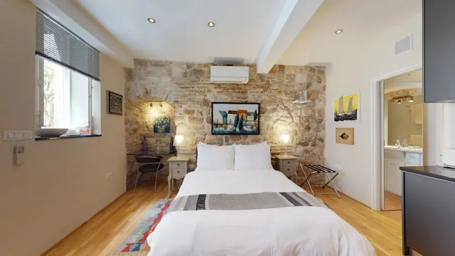 Riva and Diocletian Apartments