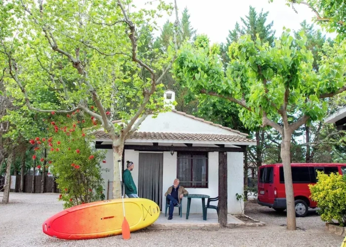 2 Bedrooms Bungalow