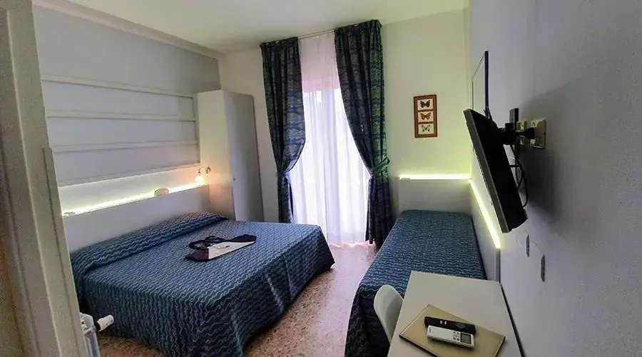 Deluxe Triple room with sea view