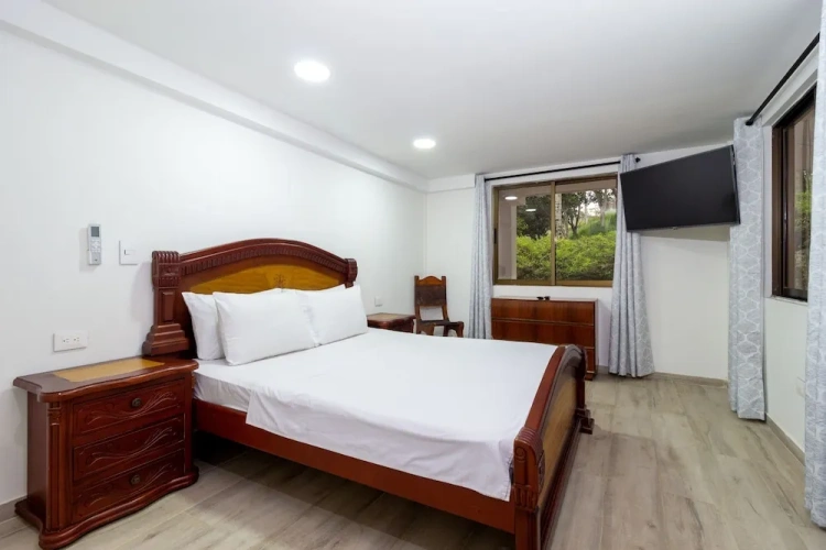 Standard Triple room